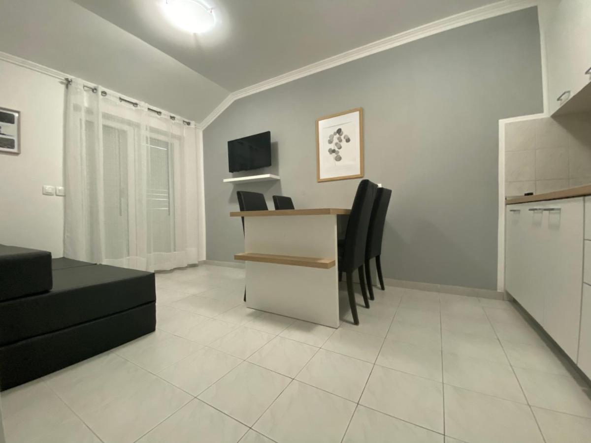 Emanuela 1 Apartment Novalja Luaran gambar