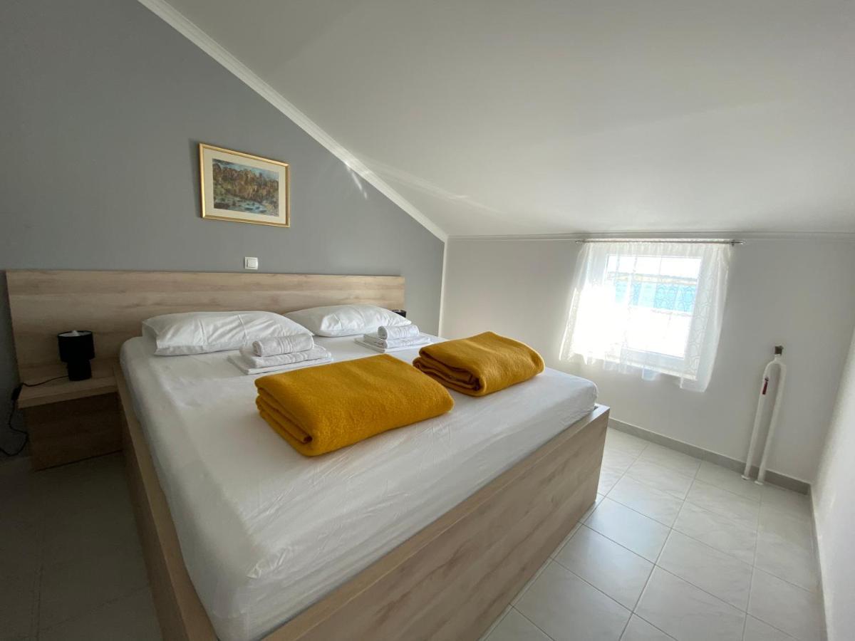 Emanuela 1 Apartment Novalja Luaran gambar