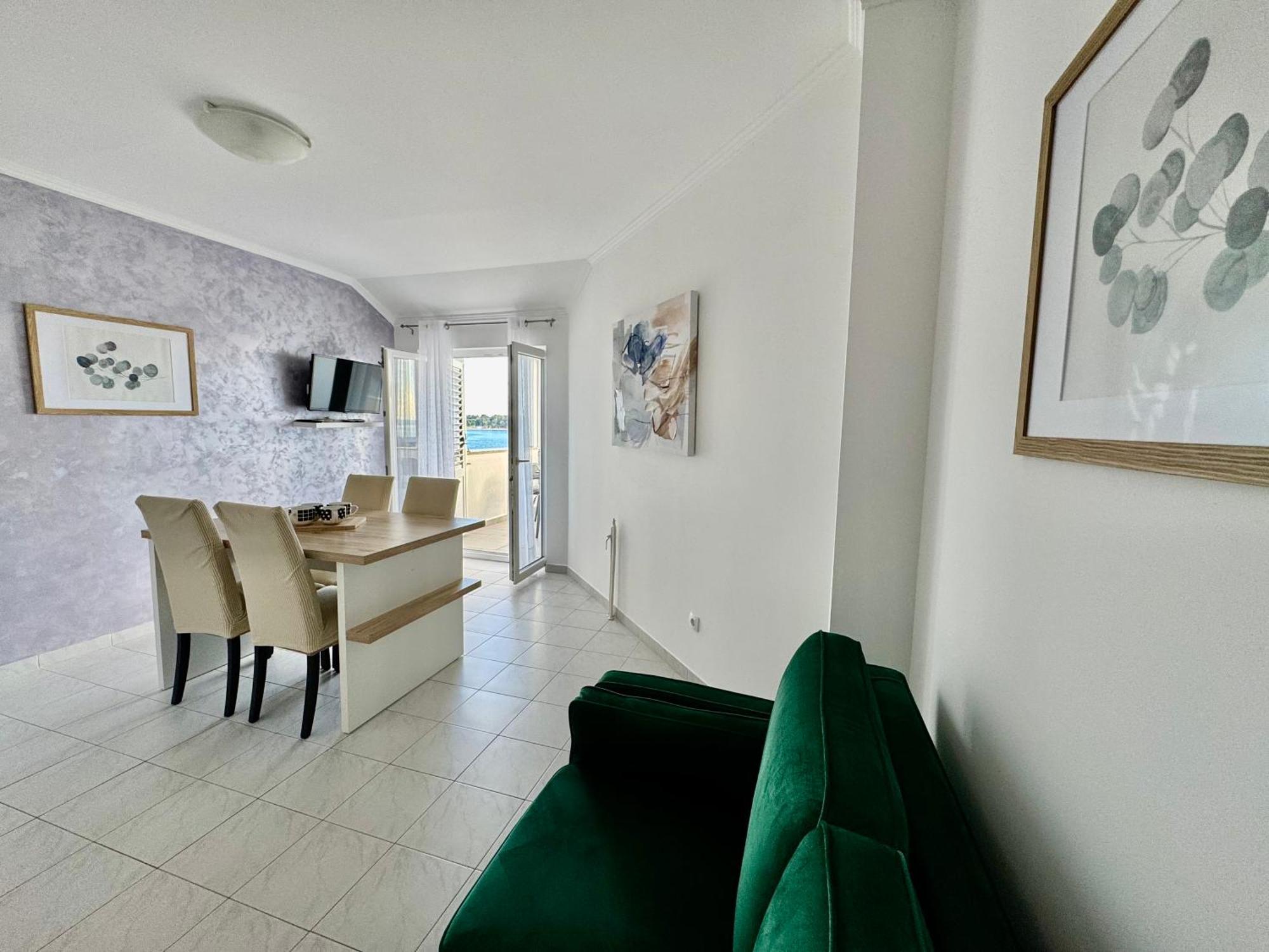 Emanuela 1 Apartment Novalja Luaran gambar