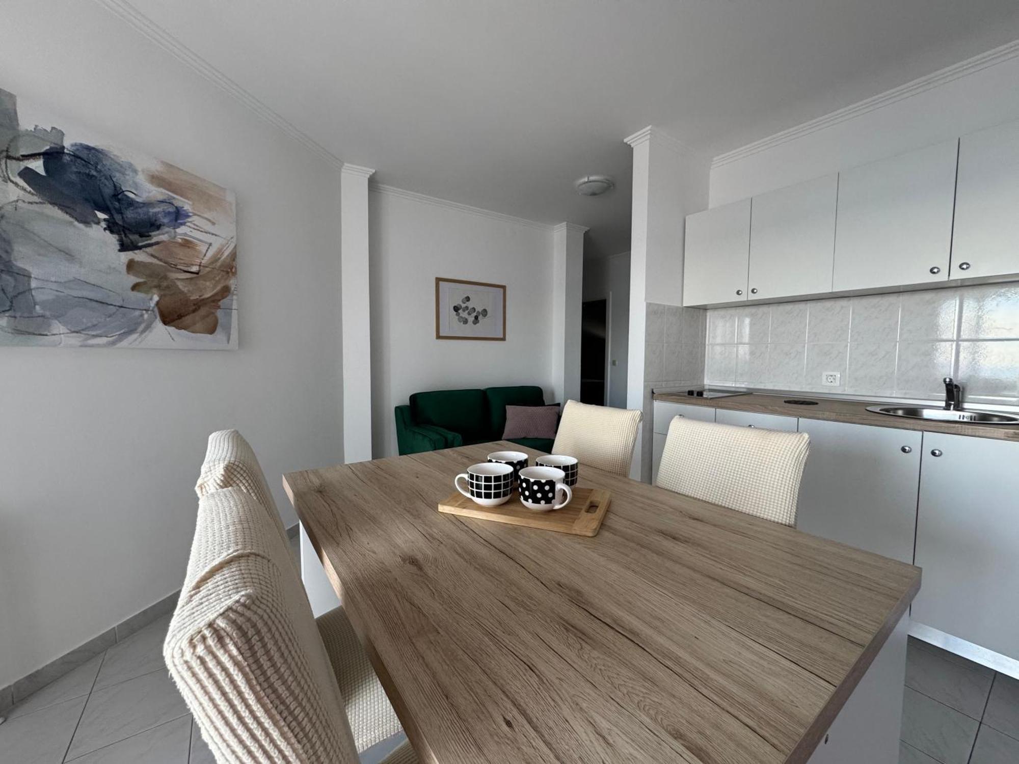 Emanuela 1 Apartment Novalja Luaran gambar